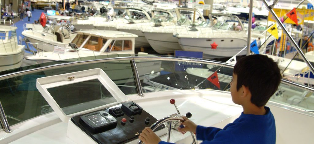 steering-at-Boat-Show