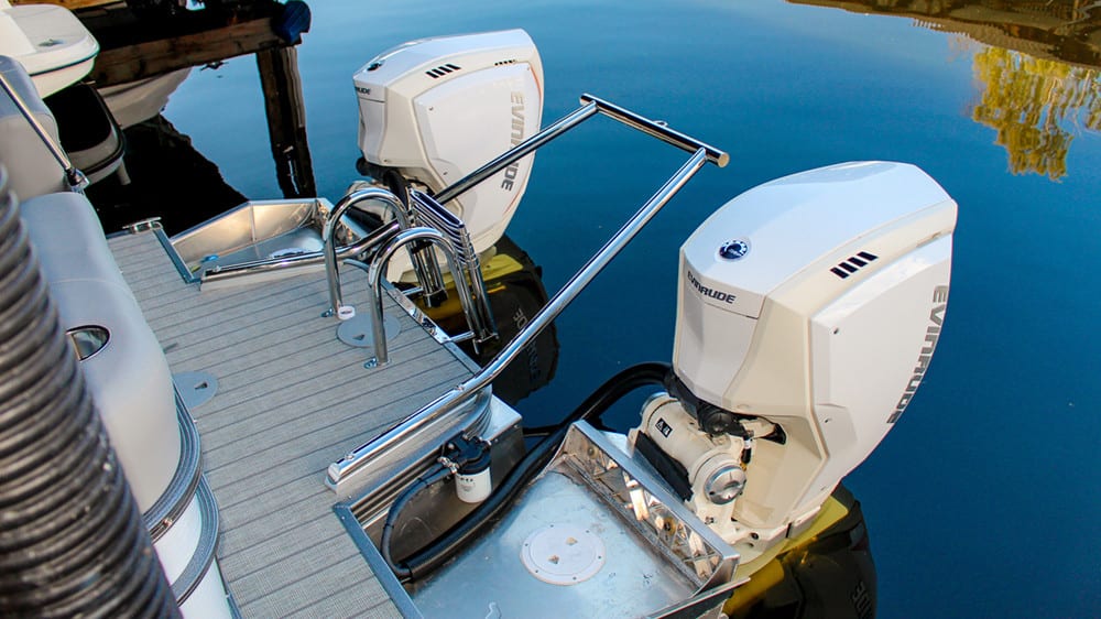 Twin motors on Carefree Seattle Pontoon