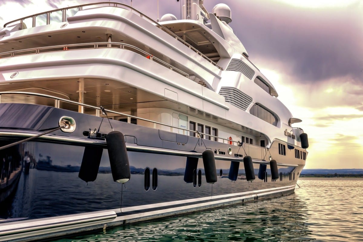 Enjoy fun Carefree boating adventures