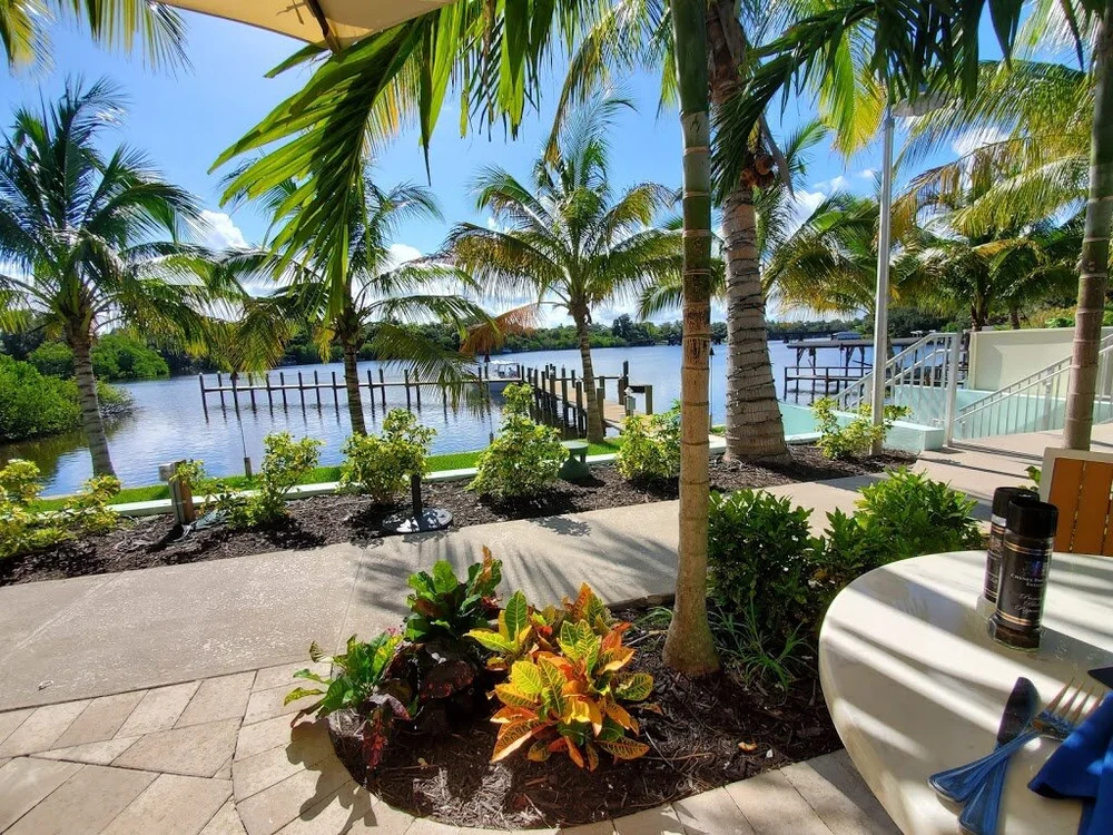 Frigate’s Waterfront Bar & Grill